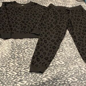 Old Navy Charcoal Gray Sweatshirt and Joggers Set